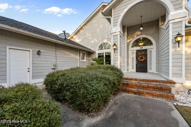 $465,000 | 101 Bunker Court, Hampstead, NC 28443