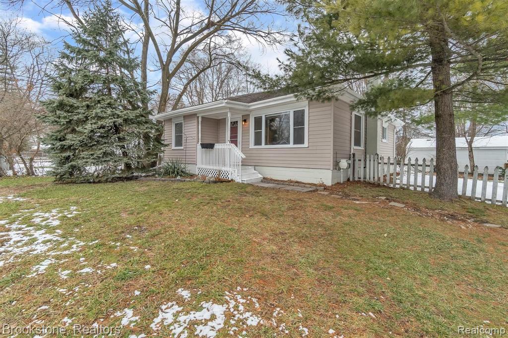 1395 Dawes Avenue Rochester Hills, MI 48307 - Photo 2 of 36