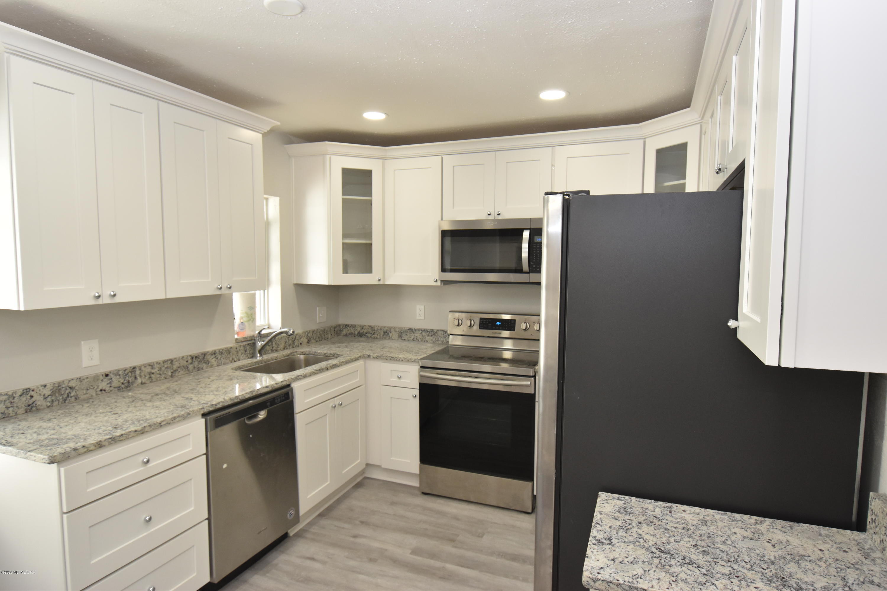 2838 Begonia Road Jacksonville, FL 32209 - Photo 4 of 16 DSC_0088
