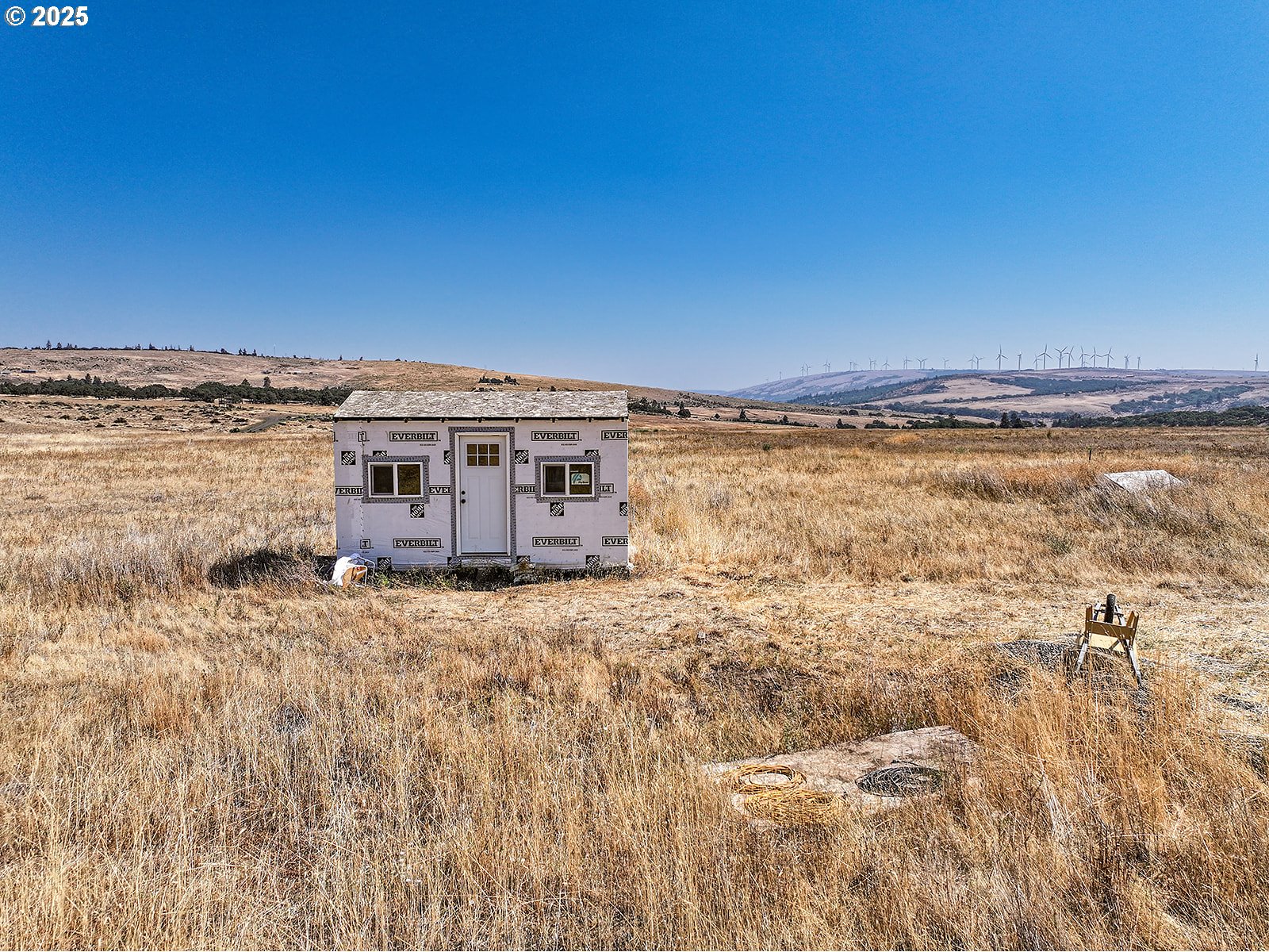24 Jack Frost Way Goldendale, WA 98620 - Photo 4 of 27 a view of a terrace with a ocean view