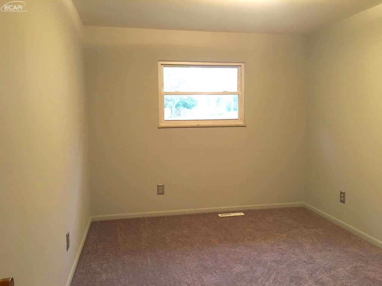 3100 Thomas Road Oxford, MI 48371 - Photo 9 of 16 21236438-8.JPG