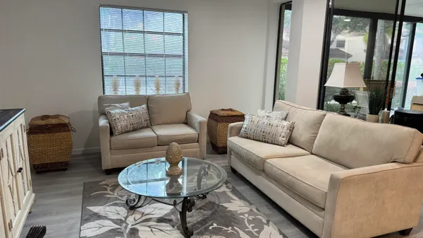 $2,500 | 5195 Europa Drive, Unit H, Boynton Beach, FL 33437