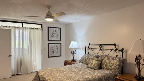 $2,500 | 5195 Europa Drive, Unit H, Boynton Beach, FL 33437