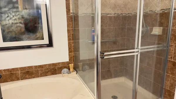 $2,500 | 5195 Europa Drive, Unit H, Boynton Beach, FL 33437