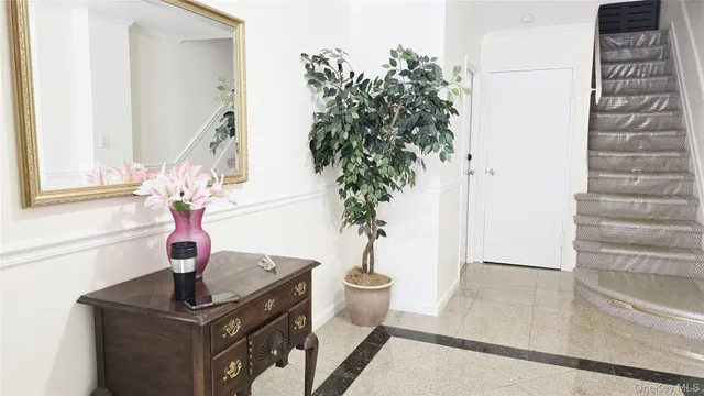 a view of entryway with a flower pot