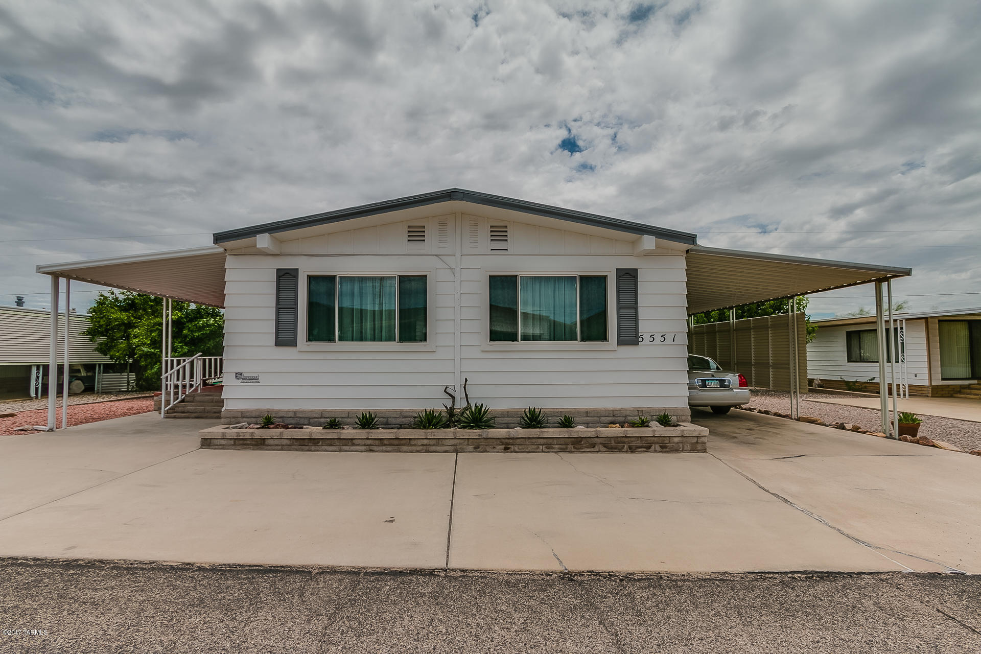 5551 West Rafter Cir Street Tucson, AZ 85713 - Photo 2 of 50 Gallery Image 2