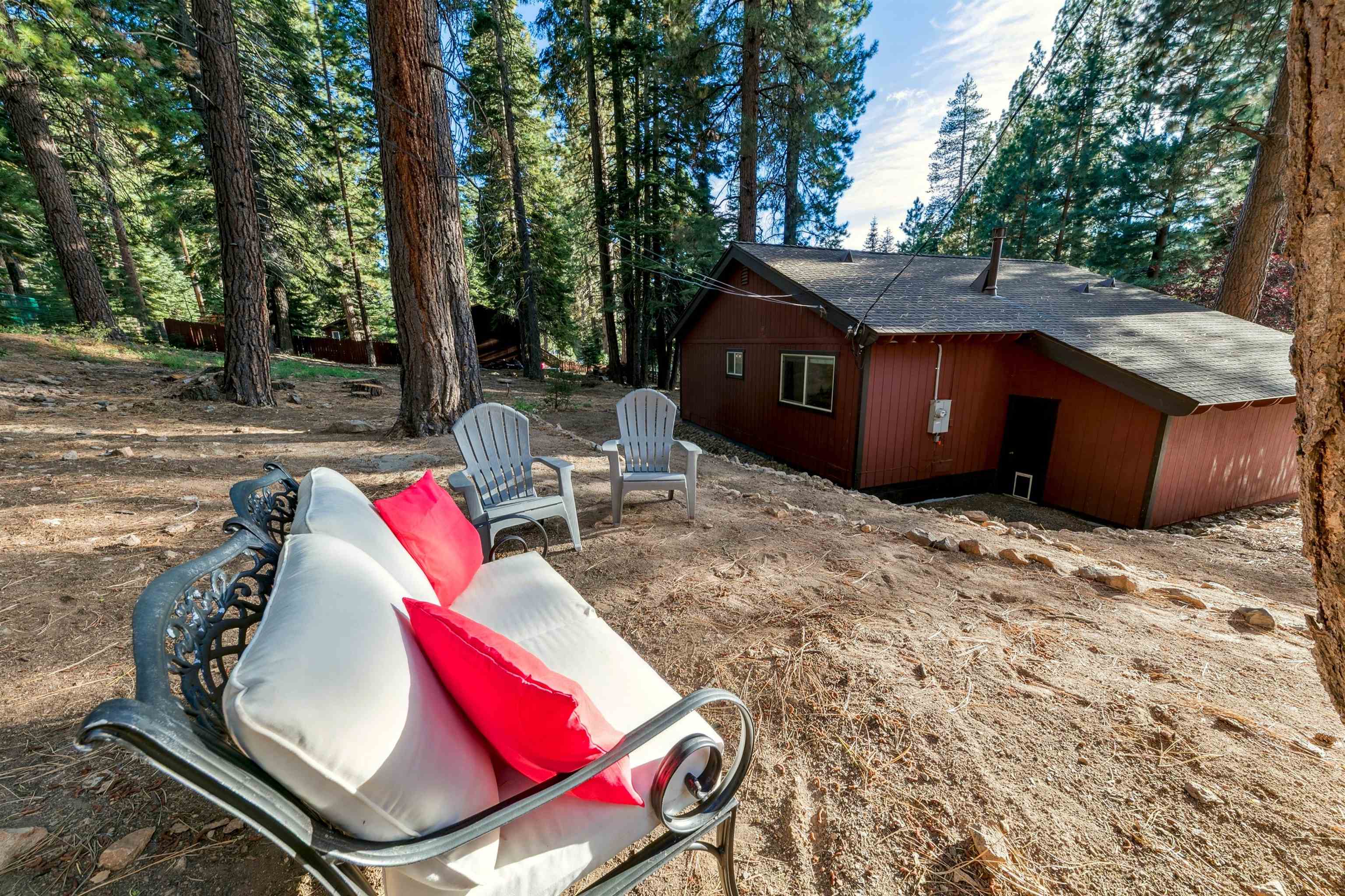 11979 Pine Forest Road Truckee, CA 96161 - Photo 18 of 22 Gallery Image 18