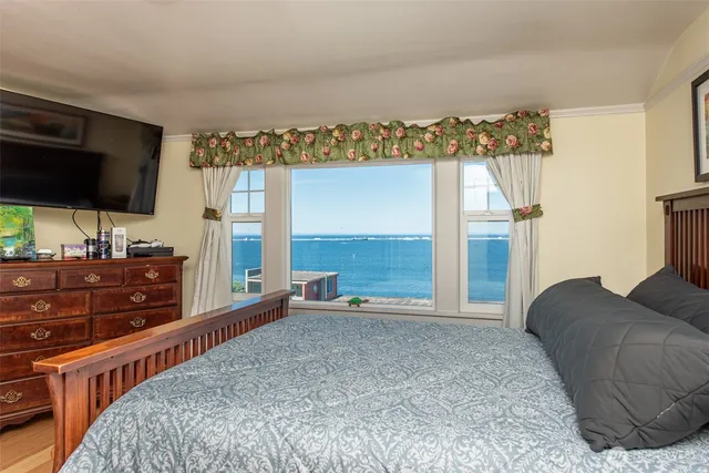 $1,160,000 | 410 East Front Street, Port Angeles, WA 98362