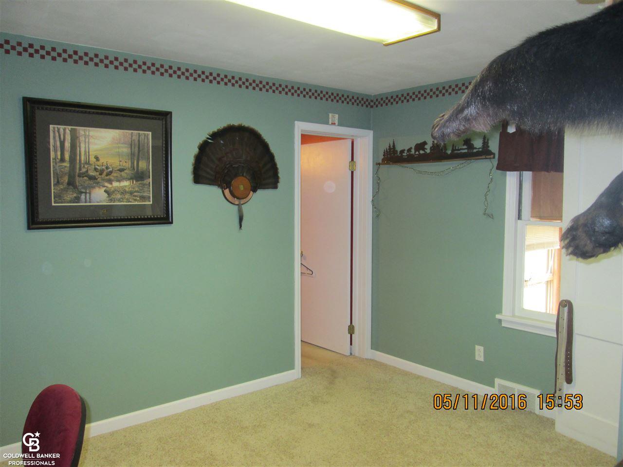 6815 Emmett Road Yale, MI 48097 - Photo 11 of 27 31290603-10.JPG