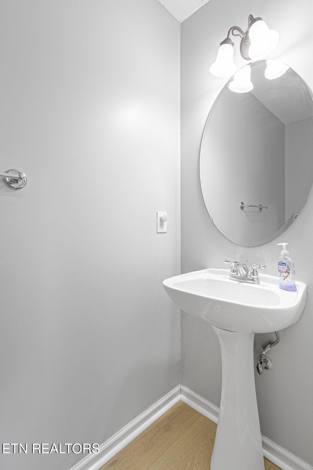 5526 Golden Gate Road Knoxville, TN 37918 - Photo 18 of 33 15-web-or-mls-015--FULL