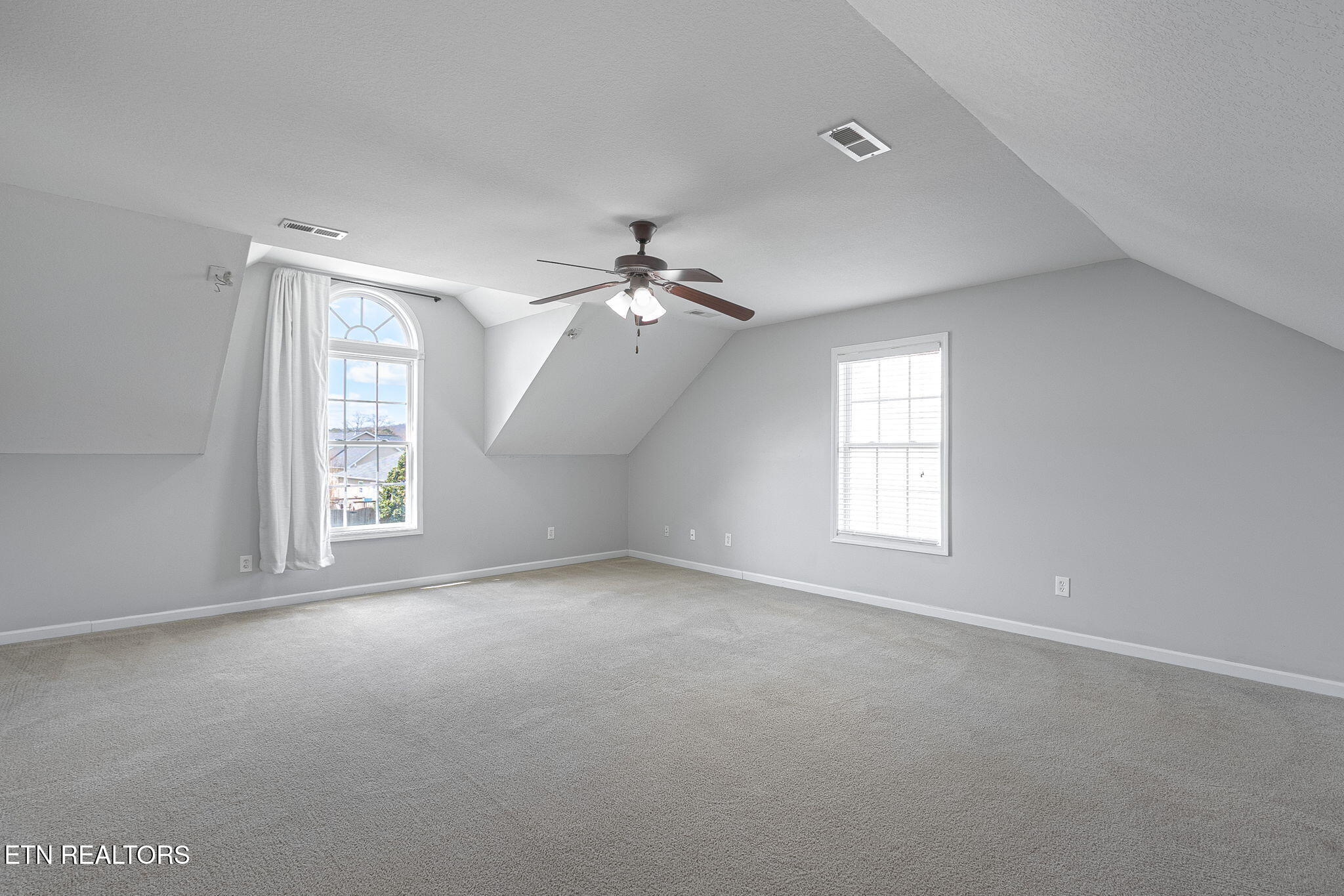 5526 Golden Gate Road Knoxville, TN 37918 - Photo 27 of 33 29-web-or-mls-029--FULL