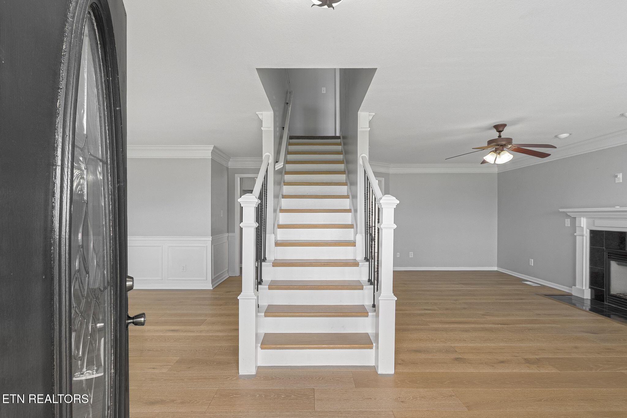 5526 Golden Gate Road Knoxville, TN 37918 - Photo 3 of 33 4-web-or-mls-004--FULL