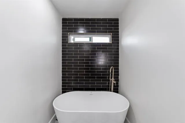 $5,900 | 8324 Calle Calzada, San Diego, CA 92126