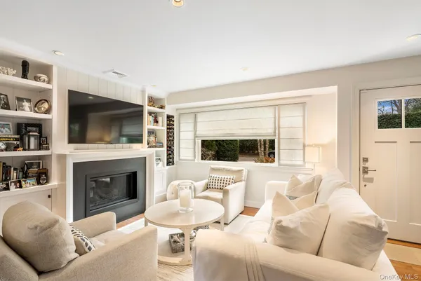 $2,150,000 | 95 Tyrone Drive, East Hampton, NY 11937