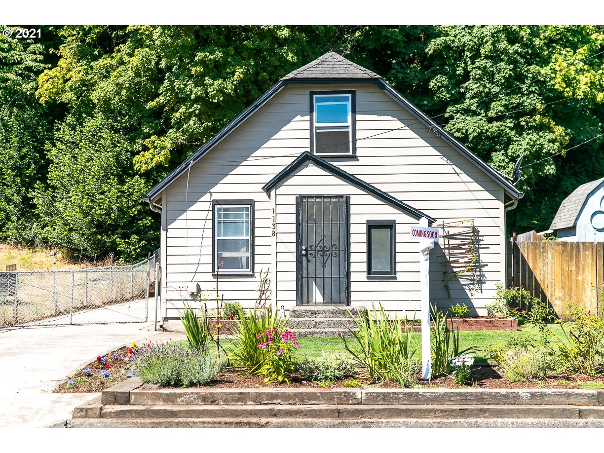 1138 Kelly Boulevard Springfield, OR 97477 - Photo 2 of 23