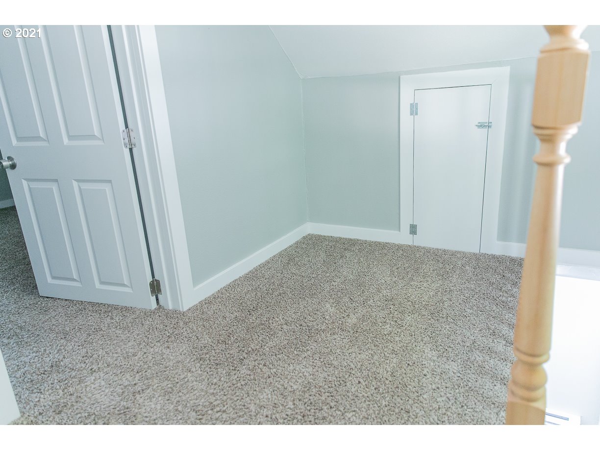 1138 Kelly Boulevard Springfield, OR 97477 - Photo 16 of 23