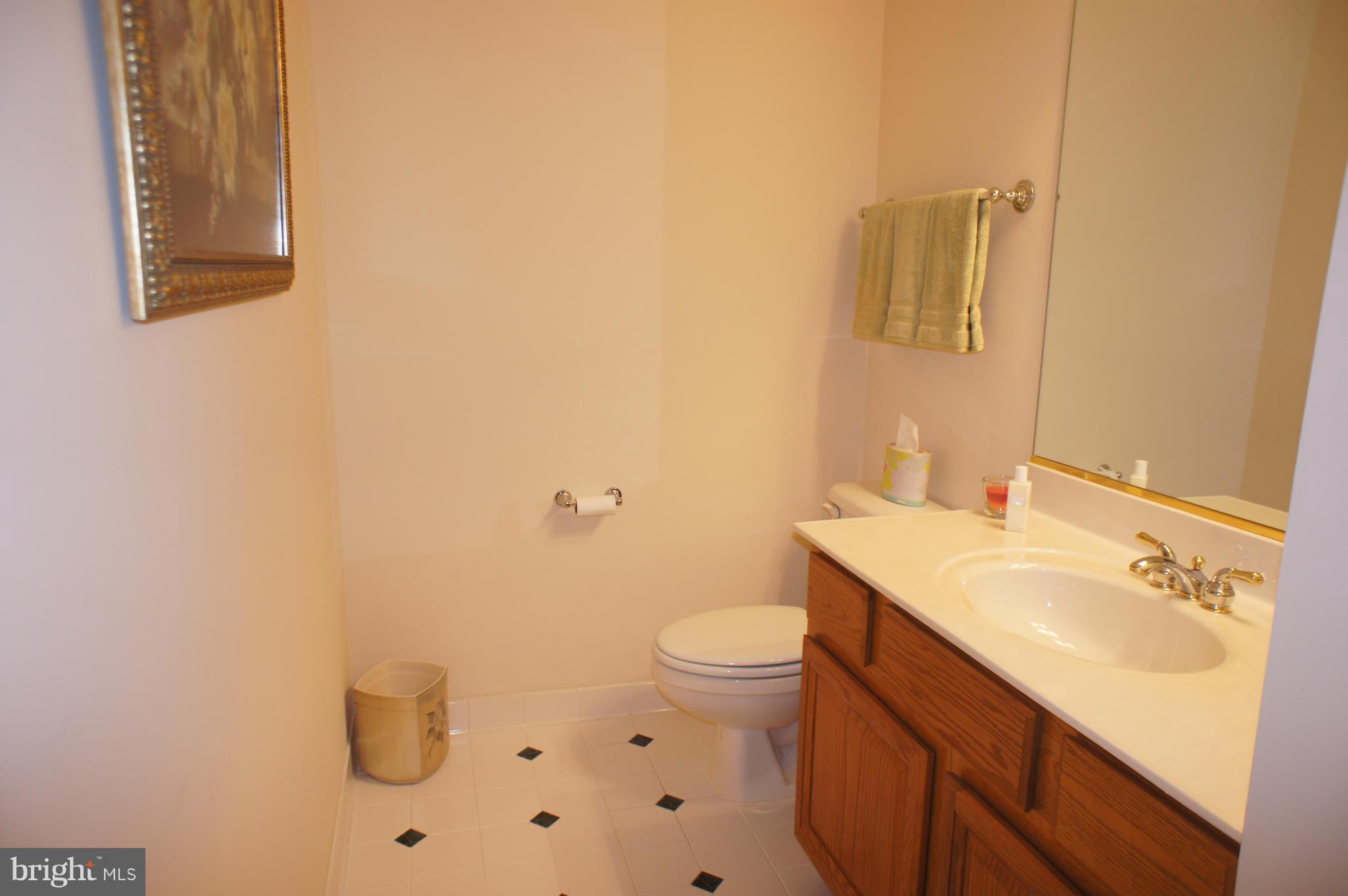 10871 Meanderview Court Manassas, VA 20111 - Photo 12 of 30 Half bath on main