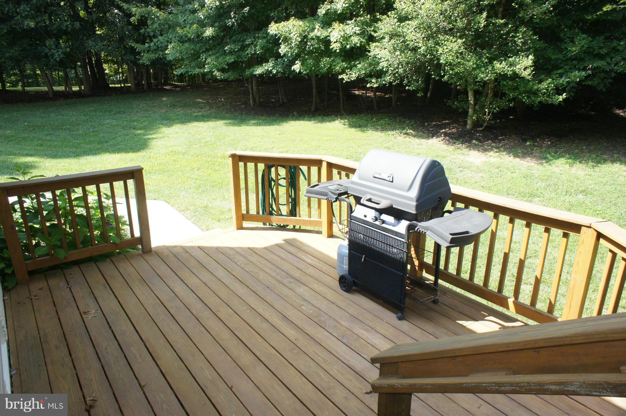 10871 Meanderview Court Manassas, VA 20111 - Photo 27 of 30 Deck w/ stairs
