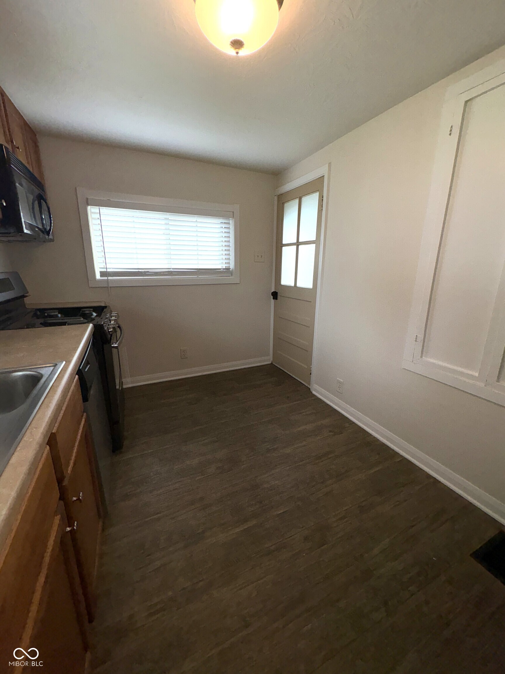 505 North Clay Street Edinburgh, IN 46124 - Photo 7 of 35