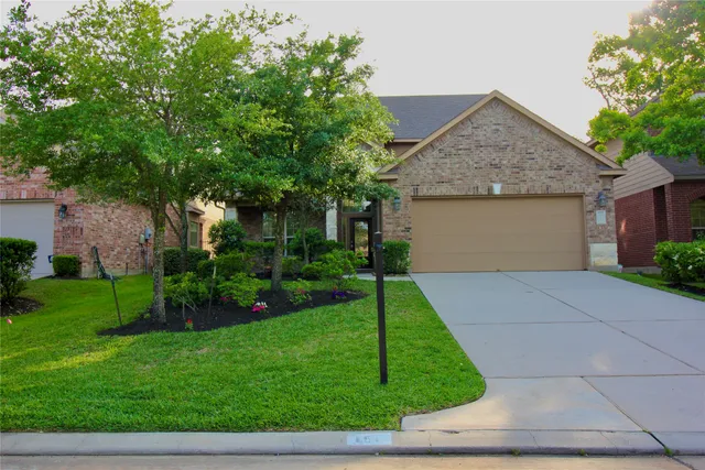 $2,800 | 158 Black Swan Place, The Woodlands, TX 77354