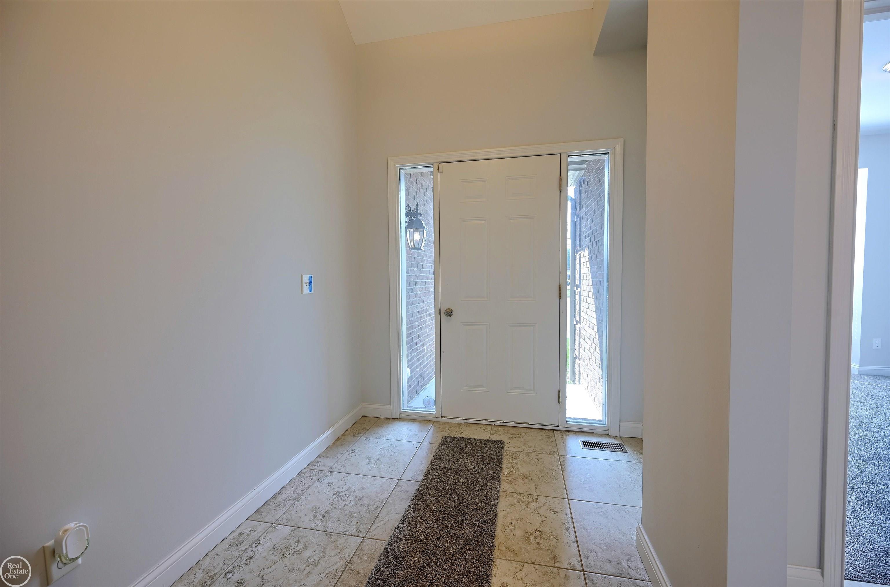 8199 22 Mile Road, Unit RIGHT SIDE ) Utica, MI 48317 - Photo 31 of 59