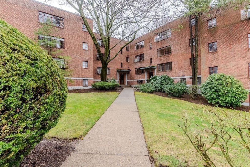 106 Evans Road, Unit 6 Boston, MA 02135 - Photo 21 of 30