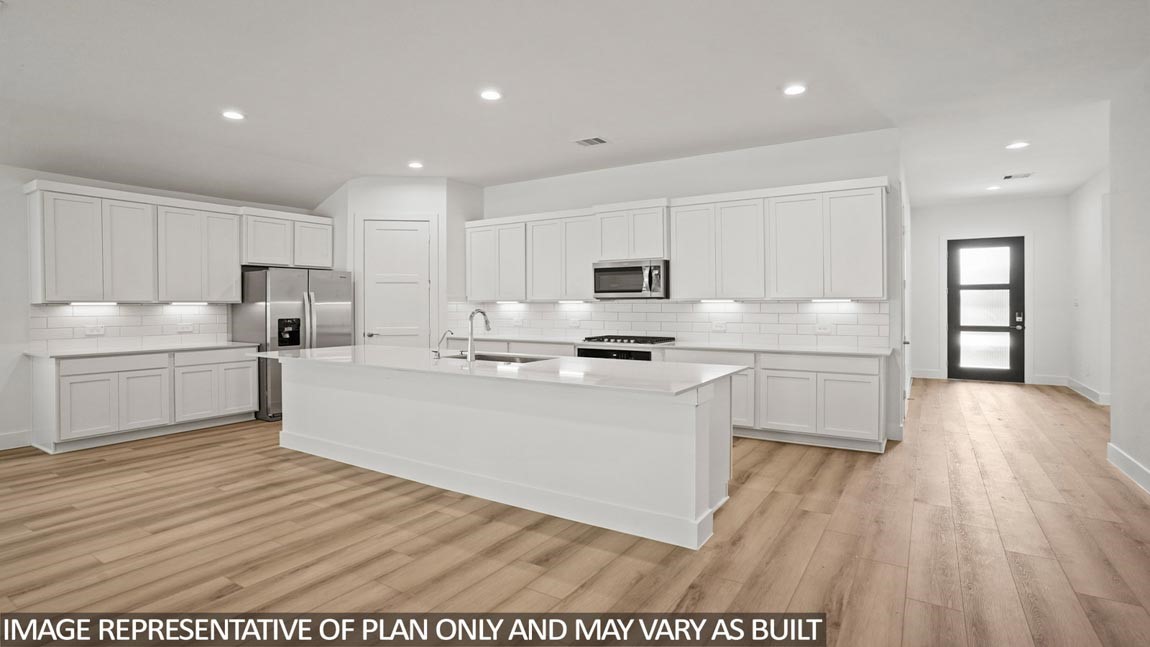 4633 Vernal Loop Conroe, TX 77303 - Photo 2 of 26