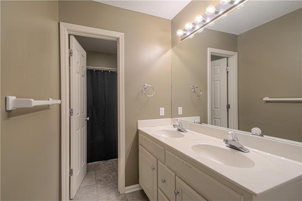 304 Northeast Hidden Valley Way Lee's Summit, MO 64064 - Photo 26 of 39