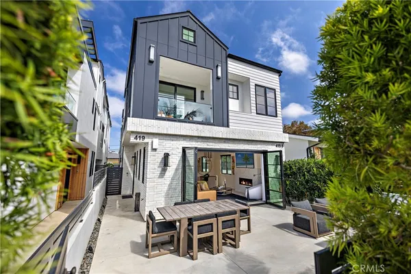 $4,599,000 | 419 Narcissus Avenue, Corona del Mar, CA 92625