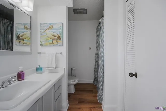 $235,000 | 411 Admiral Craik Drive, Unit 20, Grand Isle, LA 70358