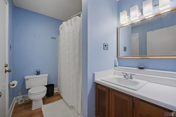 $228,500 | 411 Admiral Craik Drive, Unit 20, Grand Isle, LA 70358