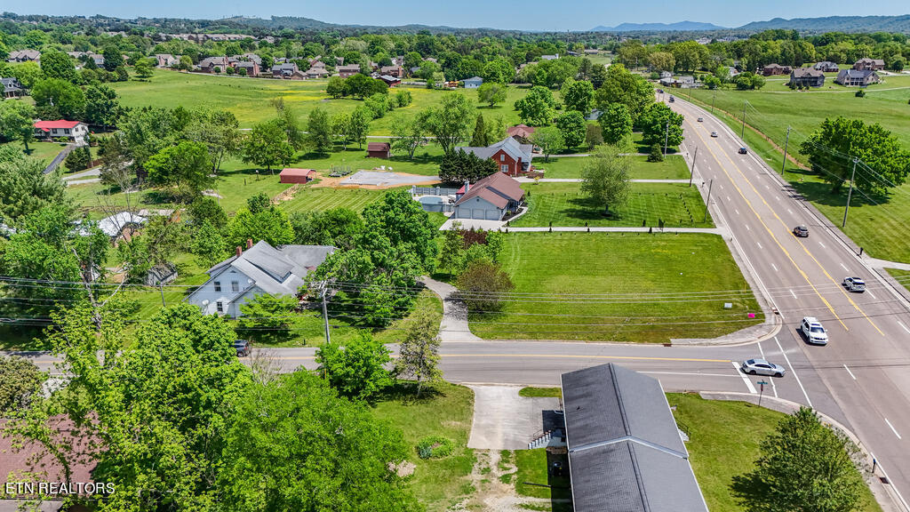 7402 Pelleaux Road Knoxville, TN 37938 - Photo 6 of 26 DJI_20240502130134_0022_D