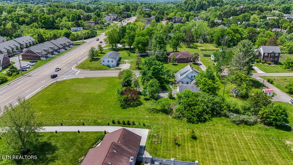 7402 Pelleaux Road Knoxville, TN 37938 - Photo 9 of 26 DJI_20240502130308_0025_D