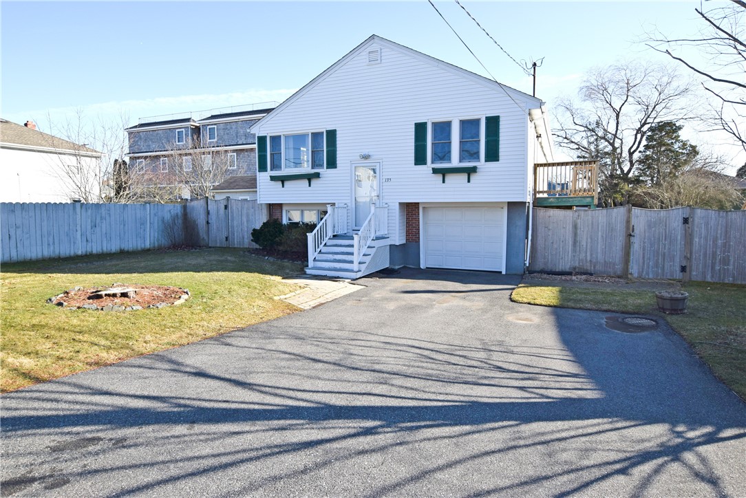 135 Reservoir Road Middletown, RI 02842 - Photo 1 of 26 Gallery Image 1