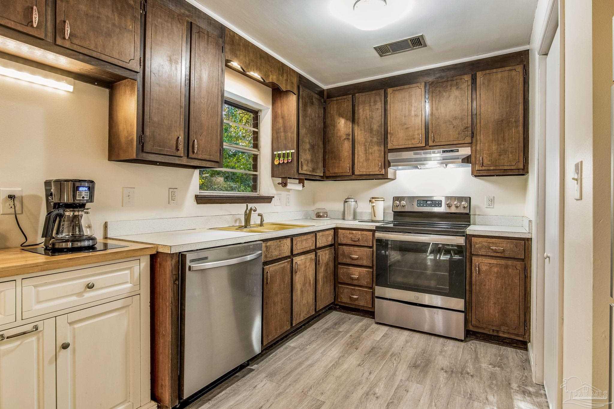 5203 Spring Street Pace, FL 32571 - Photo 8 of 25 Gallery Image 8