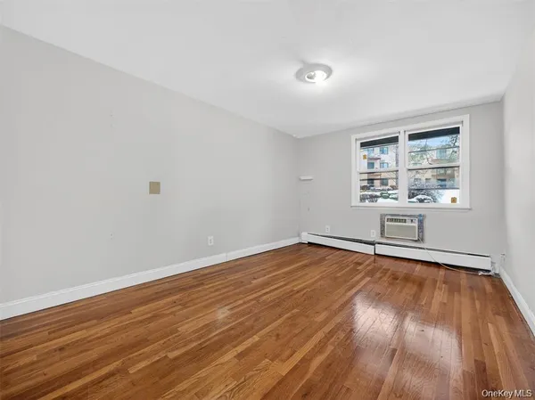 $3,000 | 81 Kearsing Parkway, Unit A, Monsey, NY 10952