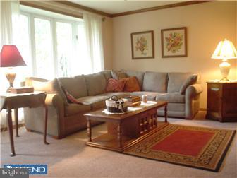 284 Poplar Road Warminster, PA 18974 - Photo 3 of 12 Living Room