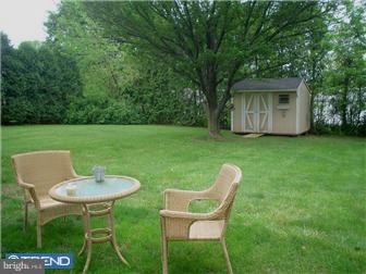 284 Poplar Road Warminster, PA 18974 - Photo 7 of 12 Exterior Back