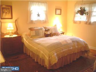 284 Poplar Road Warminster, PA 18974 - Photo 8 of 12 Bedroom - Main