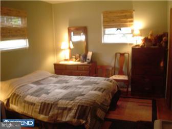 284 Poplar Road Warminster, PA 18974 - Photo 9 of 12 Bedroom 2