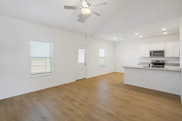 $1,950 | 23031 Glory Orchid Drive, Hockley, TX 77447