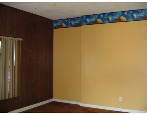 119 Farnsworth Street Springfield, MA 01107 - Photo 21 of 23 a view of walk in closet