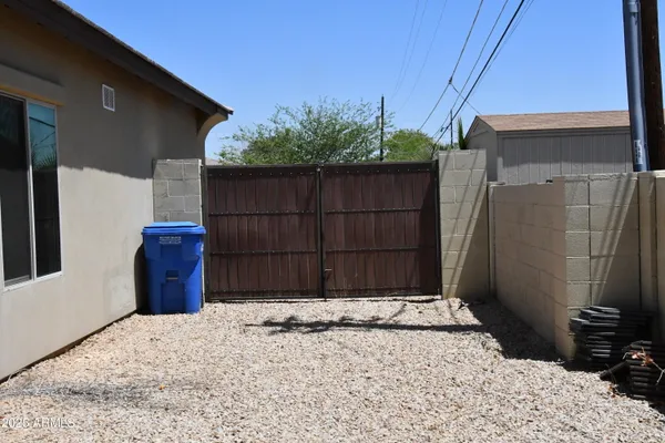 $2,600 | 2362 West Sierra Vista Drive, Phoenix, AZ 85015