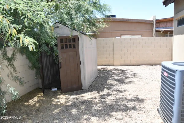 $2,600 | 2362 West Sierra Vista Drive, Phoenix, AZ 85015