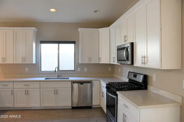 $2,600 | 2362 West Sierra Vista Drive, Phoenix, AZ 85015