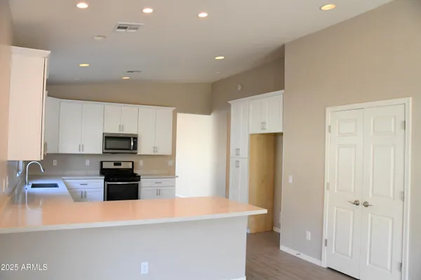 $2,600 | 2362 West Sierra Vista Drive, Phoenix, AZ 85015