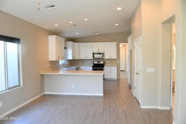 $2,600 | 2362 West Sierra Vista Drive, Phoenix, AZ 85015