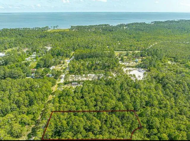 $85,000 | 118 Delaine Circle, Eastpoint, FL 32328