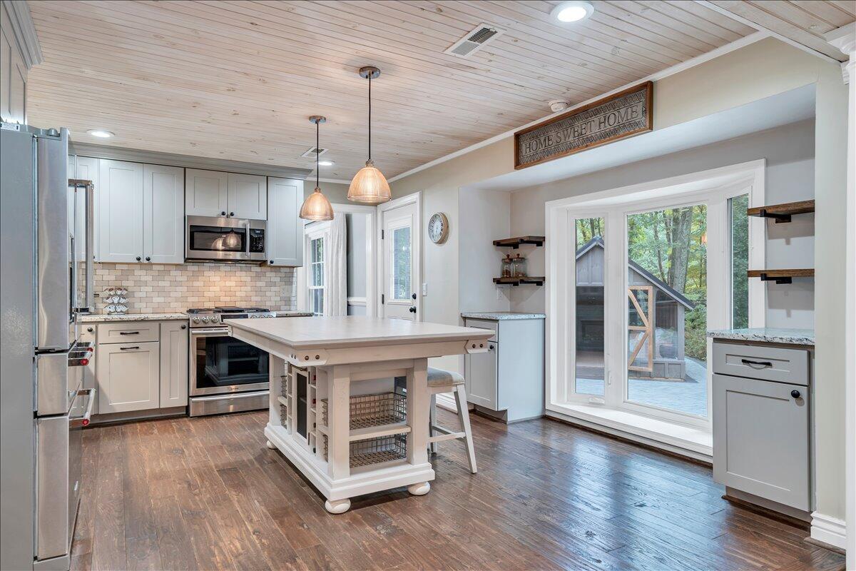 1109 4th Street Blue Ridge, VA 24064 - Photo 21 of 112 021-MIB05055