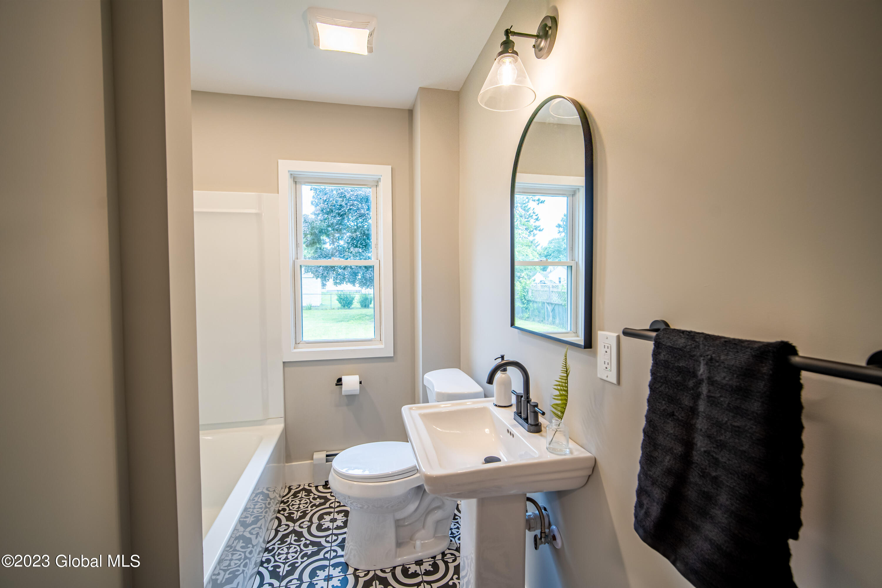 2044 Chepstow Road Rotterdam, NY 12303 - Photo 16 of 33 2044_Chepstow-16